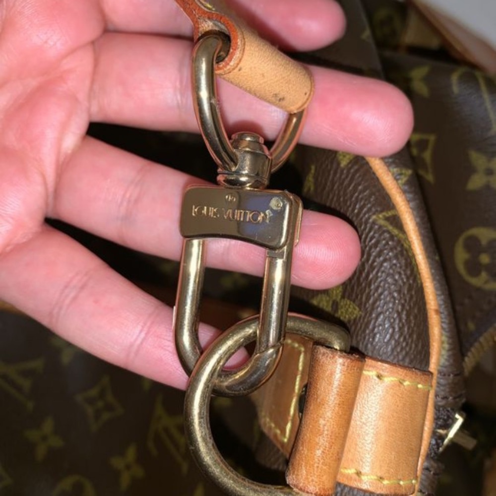 LV duffel Bag - Picture 5 of 8